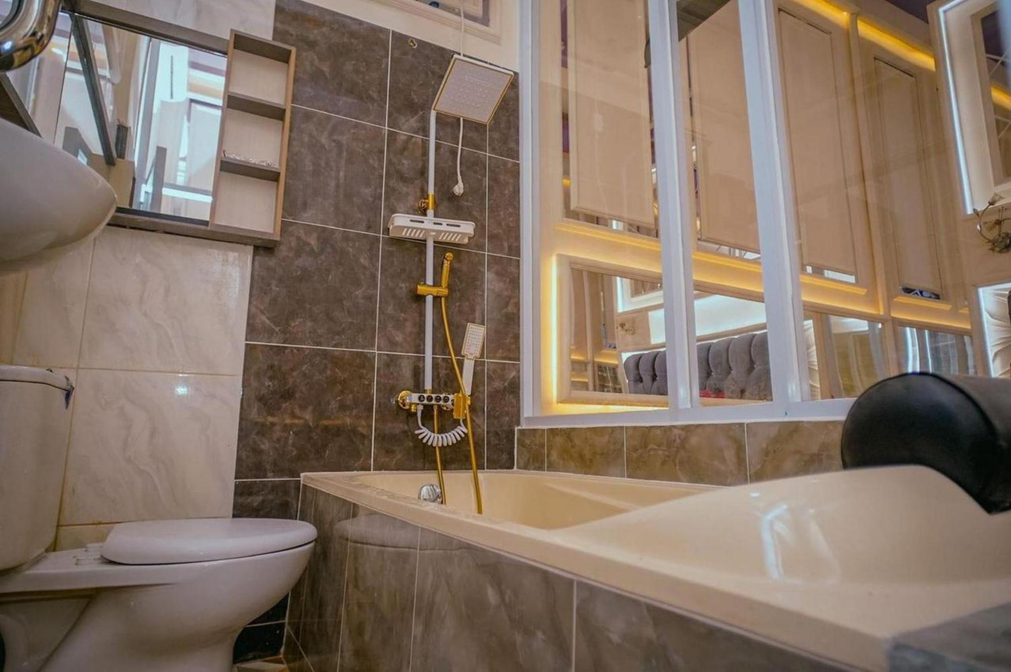 The One Hotel Gorontalo Mitra Reddoorz Telaga Bagian luar foto